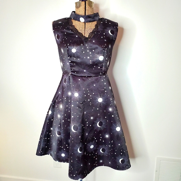 unbranded Dresses & Skirts - Black sleeveless dress with moon and stars print